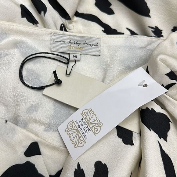 Never fully dressed animal print satin. New size M - Picture 8 of 12